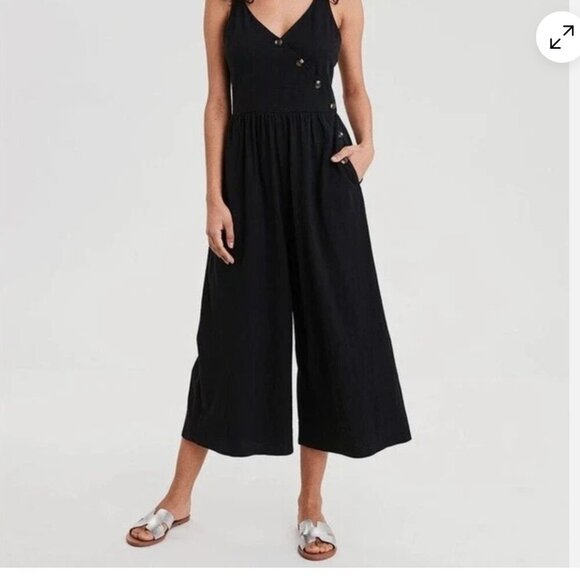 AMERICAN EAGLE Wide Leg Crop Button Detail Onesie Jumpsuit Romper Size Small - Picture 1 of 12